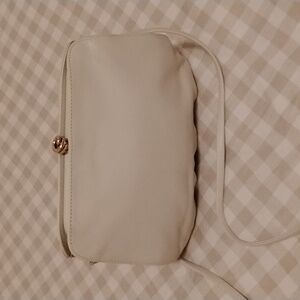 Jane Shilton Vintage Shoulder Bag Cream Leather
